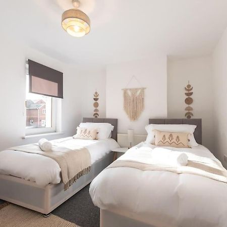 Beautiful 4 Bedroom House Reading Exteriör bild