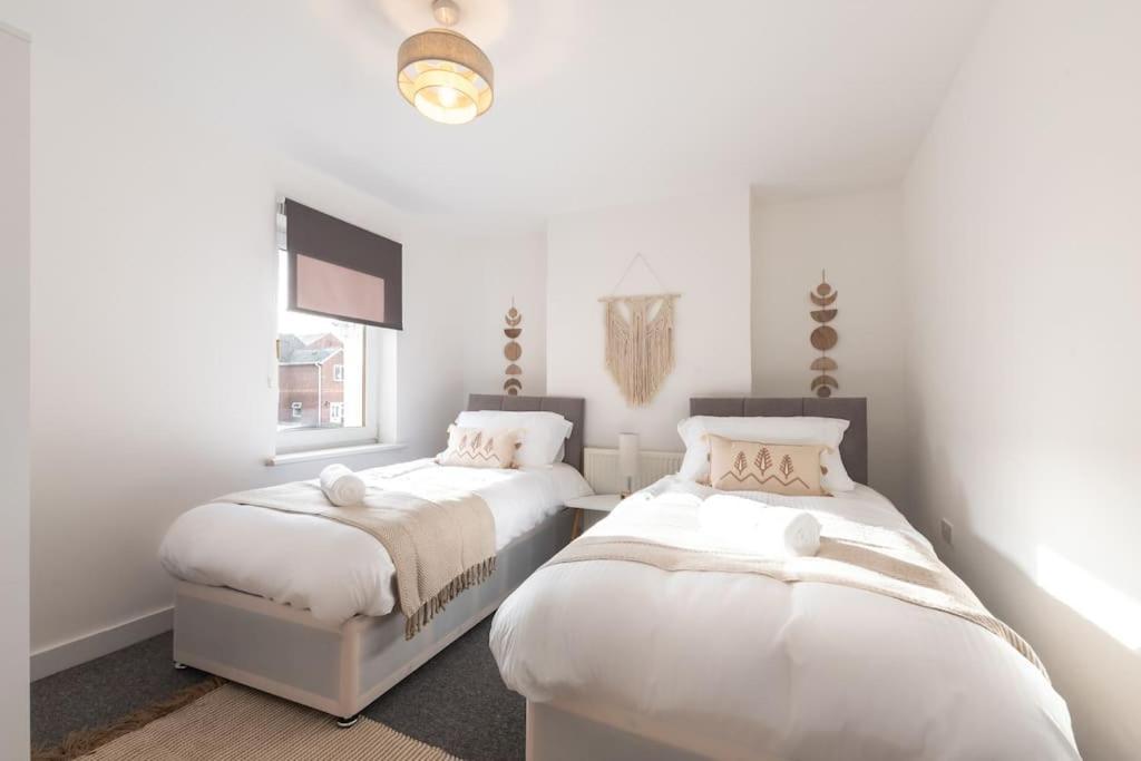 Beautiful 4 Bedroom House Reading Exteriör bild