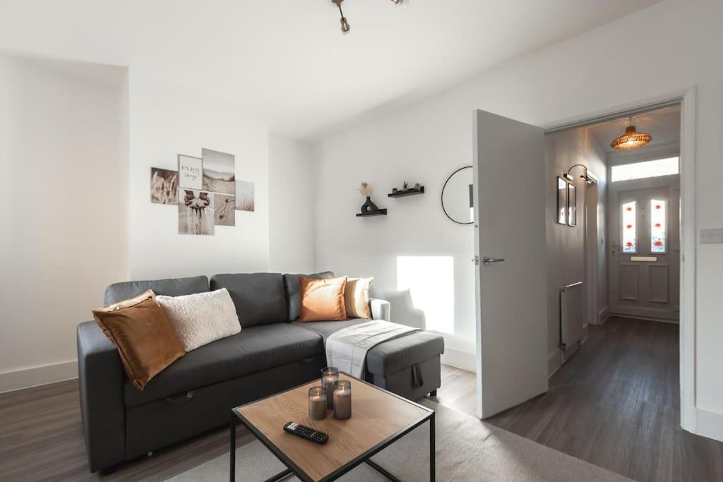 Beautiful 4 Bedroom House Reading Exteriör bild