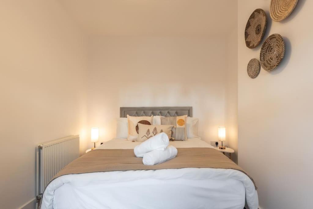 Beautiful 4 Bedroom House Reading Exteriör bild