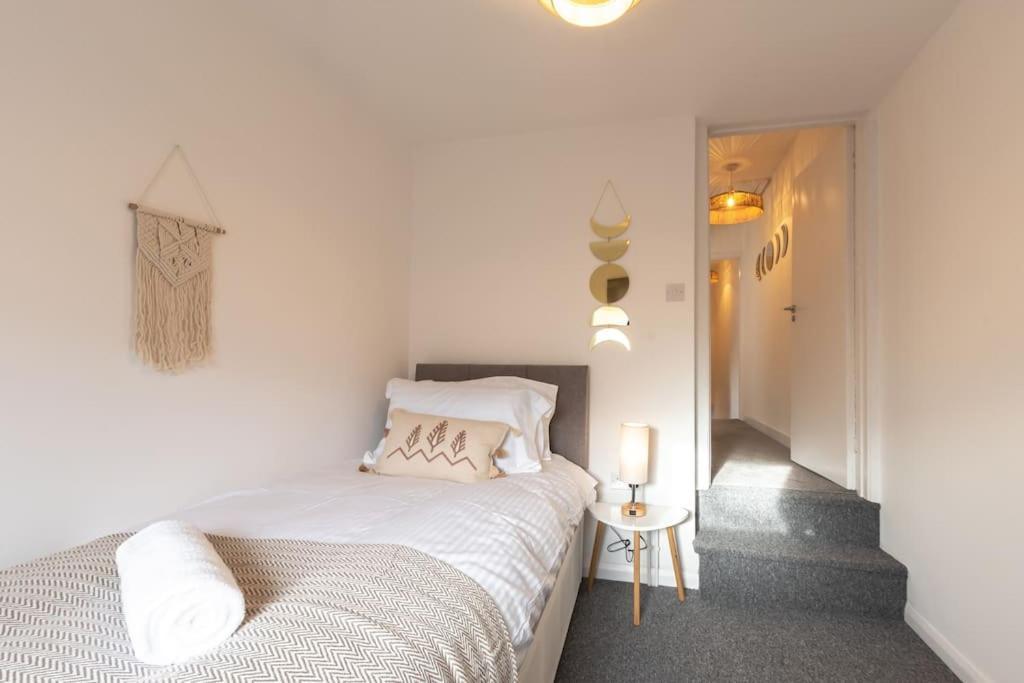 Beautiful 4 Bedroom House Reading Exteriör bild